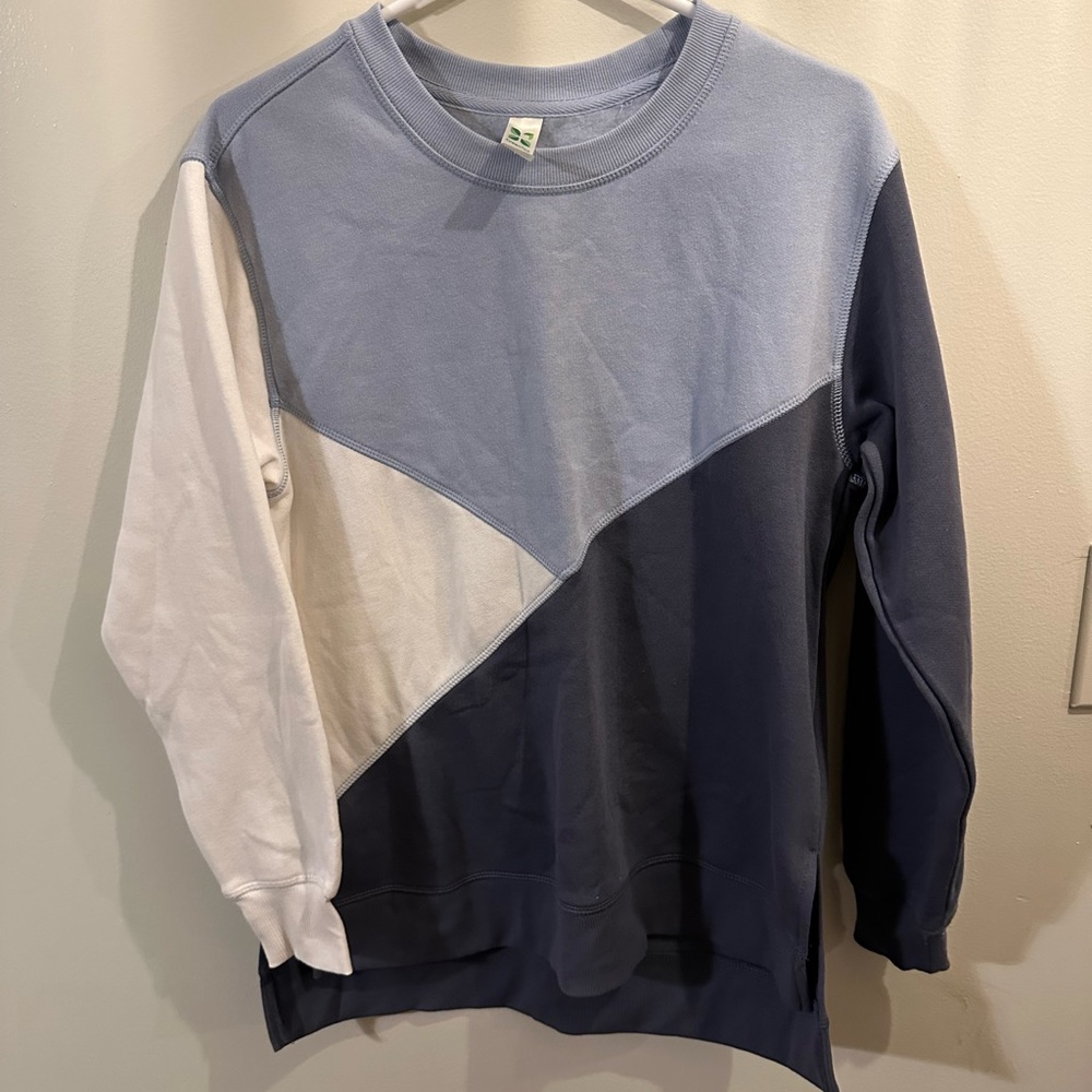 GreenTea brand womens sweatshirt